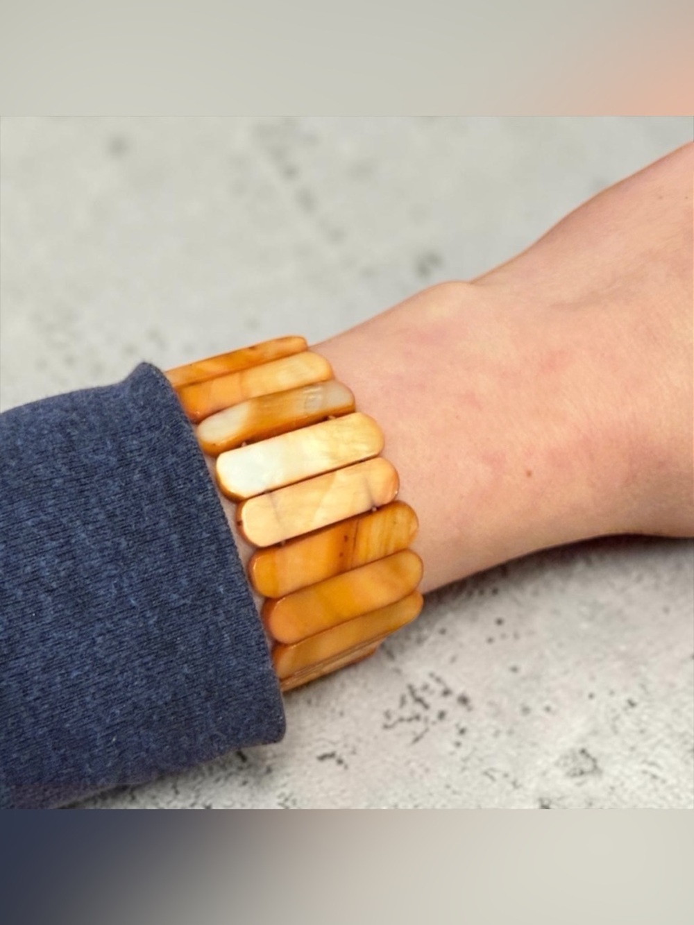 Orange Shell Bracelet - Picture 4 of 5